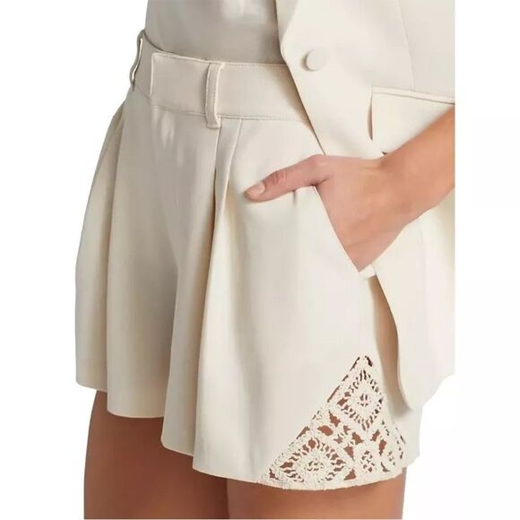 NWT Cinq a Sept | Crochet Lace Corinna Short in Light Plaster 2 - Picture 1 of 9